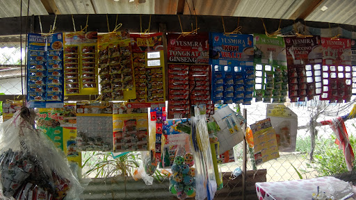 Kedai Runcit Kubur Pauh Lima