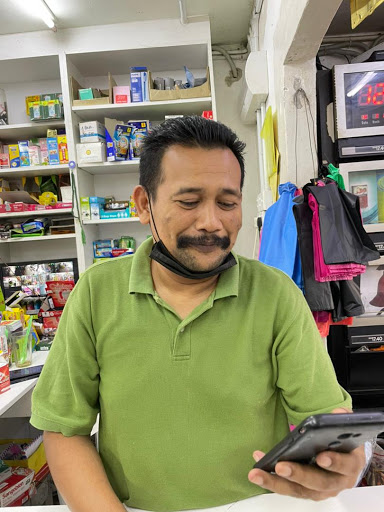 Kedai Runcit Kembang Tanjong. Kedai Runcit Kembang Tanjong.