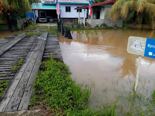 Kedai Runcit Kg Suasa