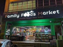family foods market puchong