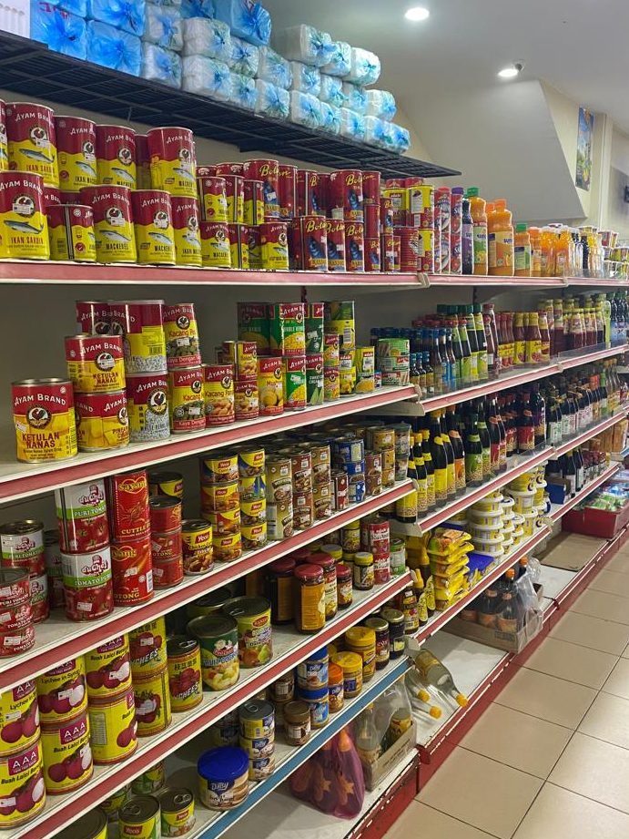 kedai borong runcit serta makanan ternakan