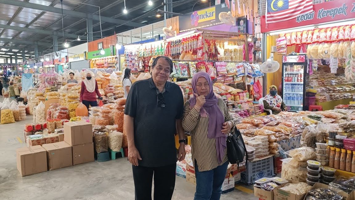 kedai kerepek ayer molek