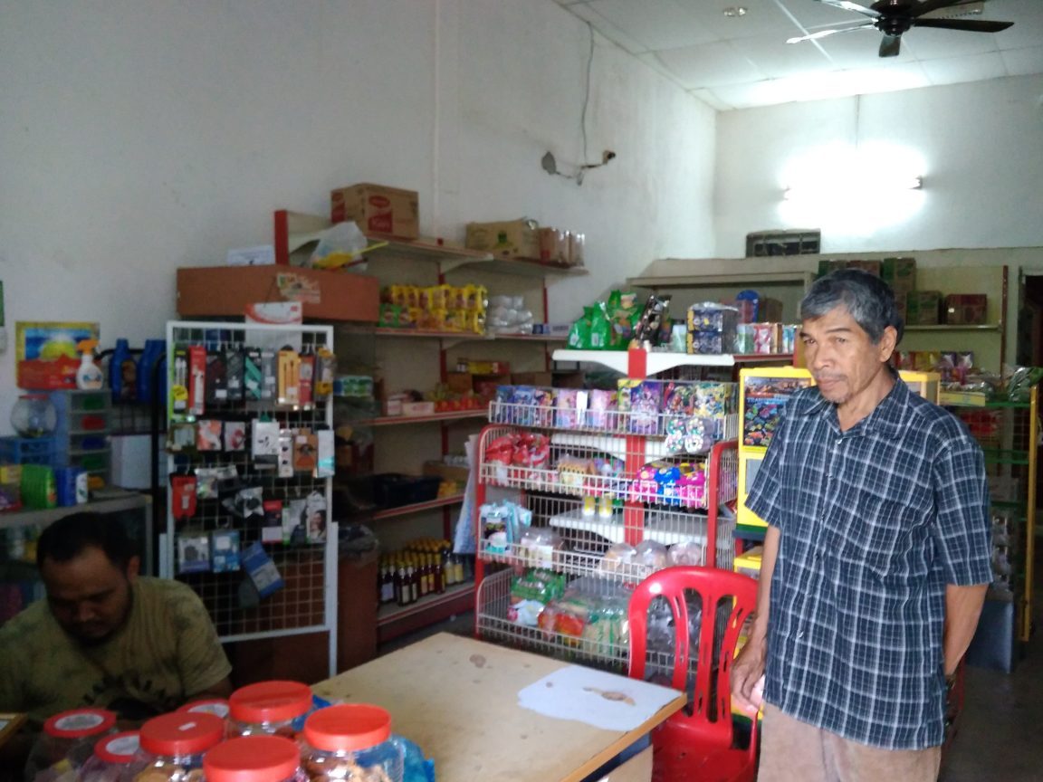 kedai runcit din pak su mat