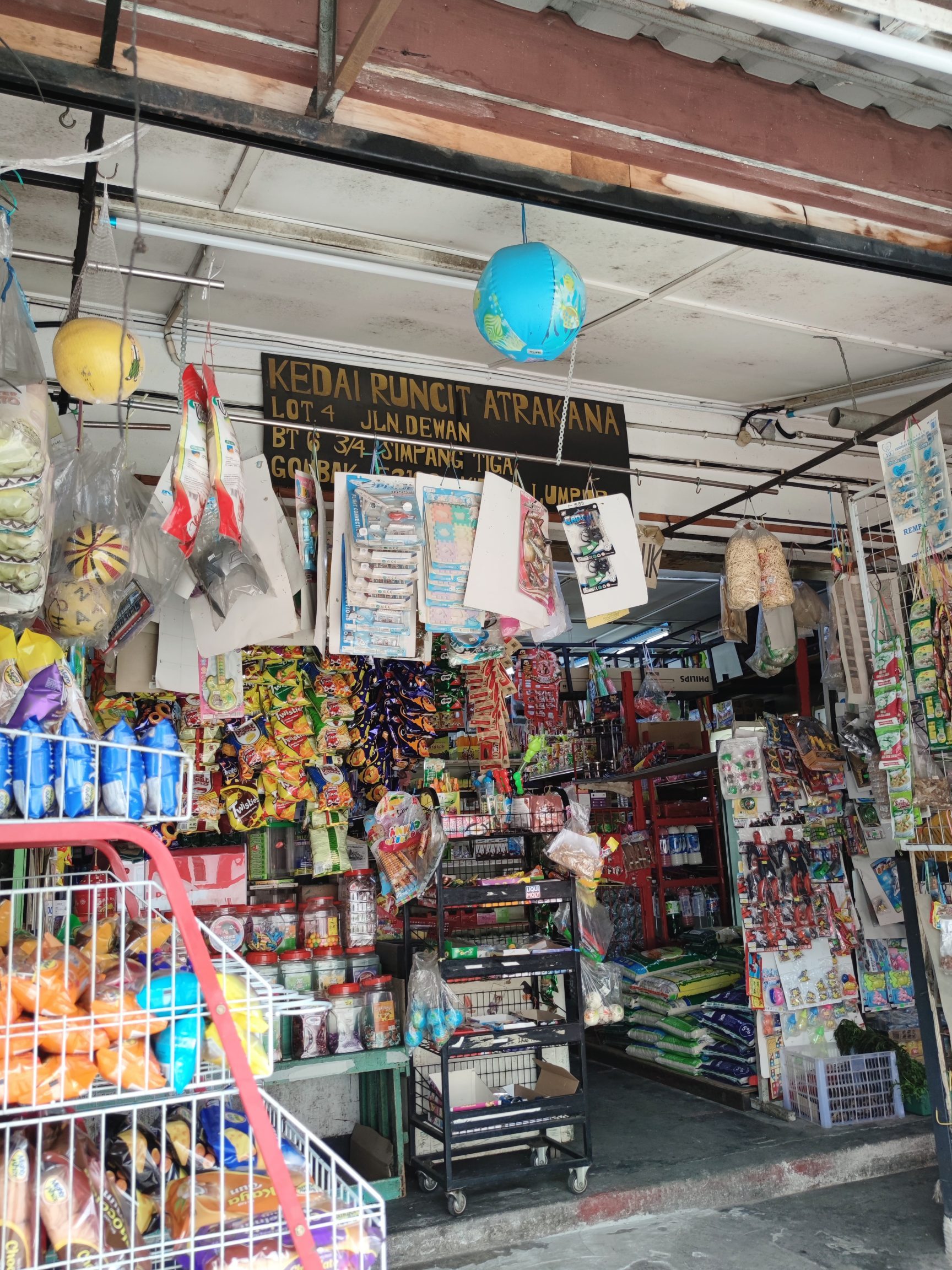 kedai runcit tiga