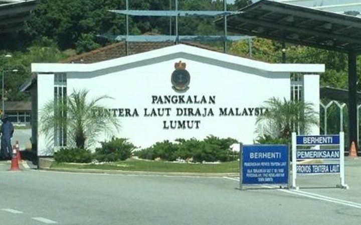 Medan Selera Pernama ( Pengkalan TLDM Lumut, Perak ) 1 medan selera pernama pengkalan tldm lumut perak