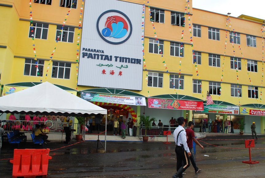 pasaraya pantai timor jerteh