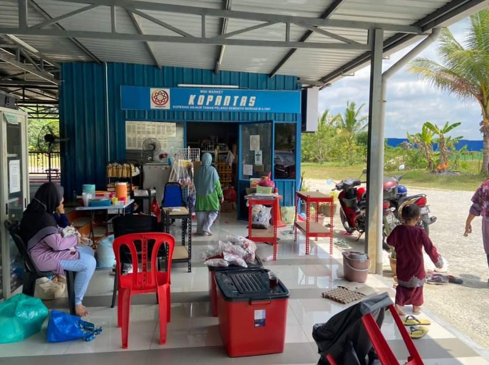s pelangi mini market